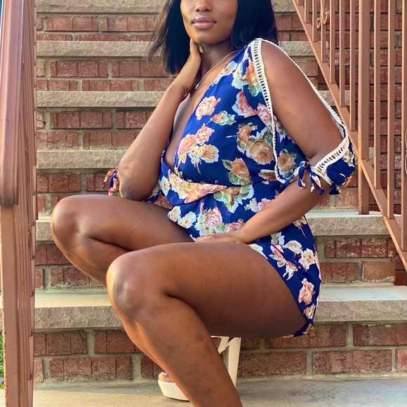 HELLO SPRING BLUE ROMPER ✨ - Picture 3 of 8